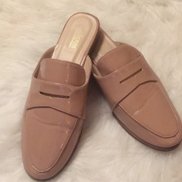 Catherine Clogs - Picture 2 of 3